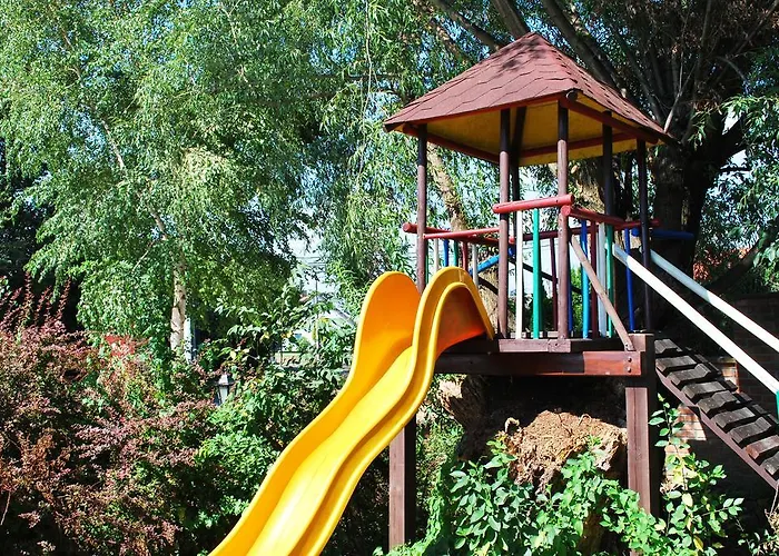 Dwa Bratanki 宾馆 热舒夫